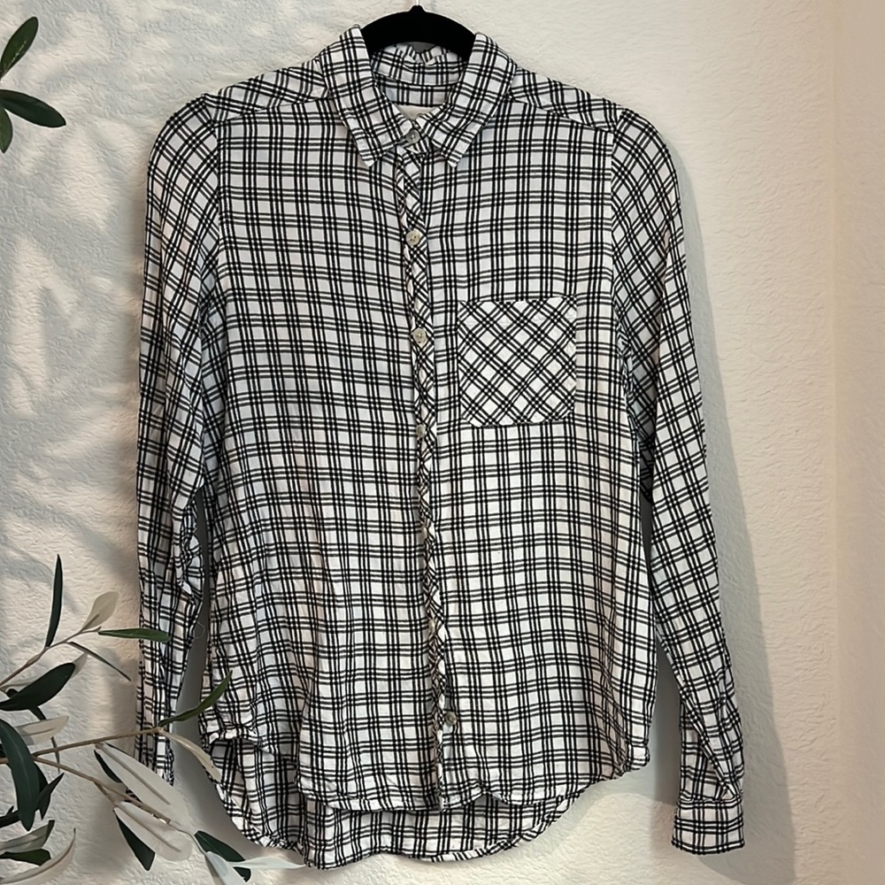 Universal Thread thermal button up